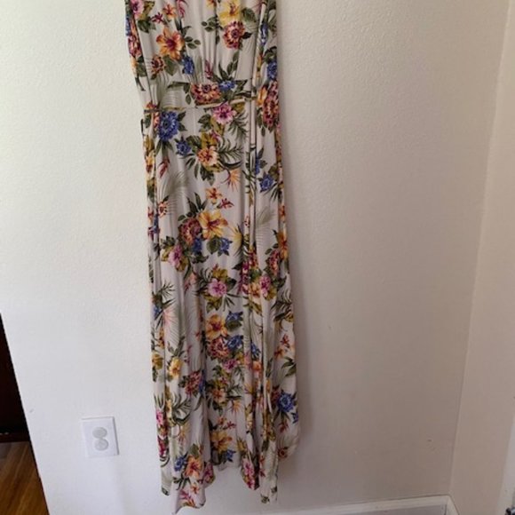 Everly Wrap Style Floral Dress - Picture 2 of 2